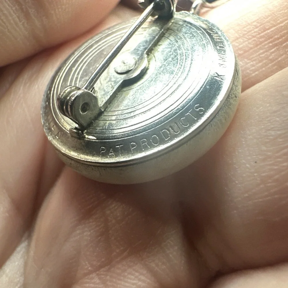 Working Vintage Sheffield Brooch Manual Wind Swiss Made Mint Condition 29mm Runs